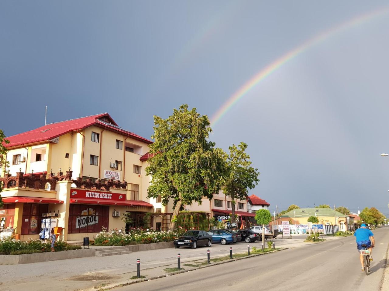 Hotel Tata Si Fii Bechet Exterior photo